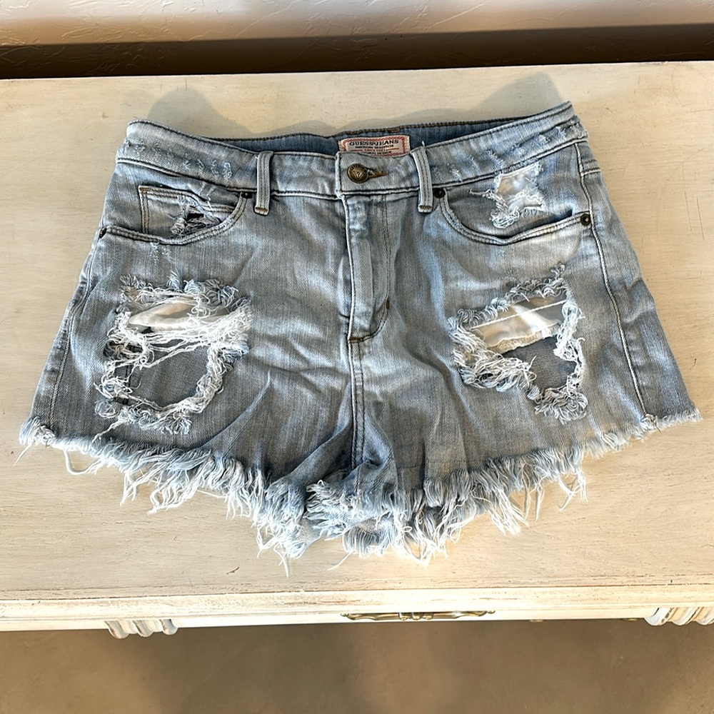 Guess jean shorts size 28